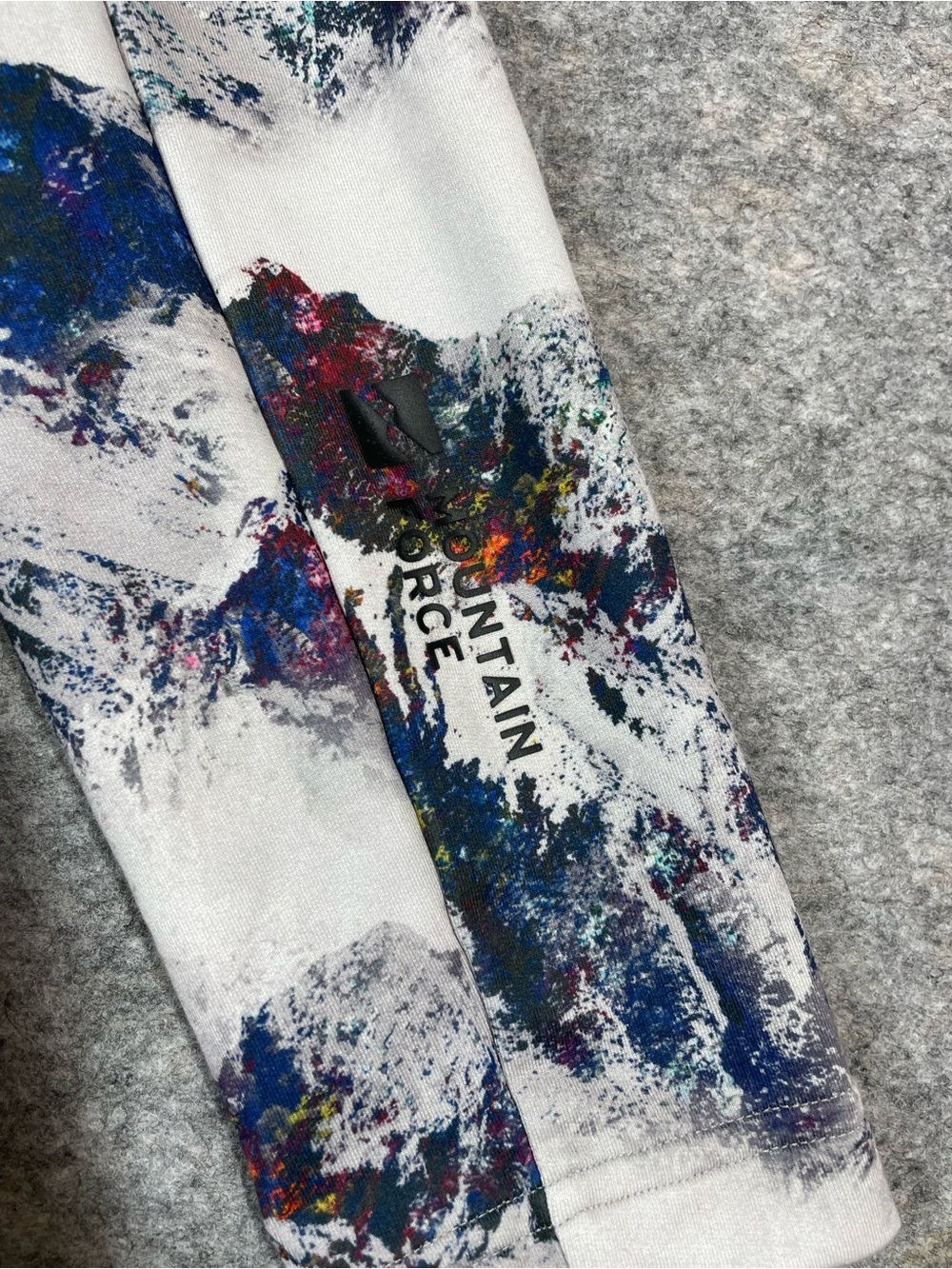 Mountain Force Ski Base Layer Top Mountain Print White Large Winter Sport Cozy - Picture 3 of 12